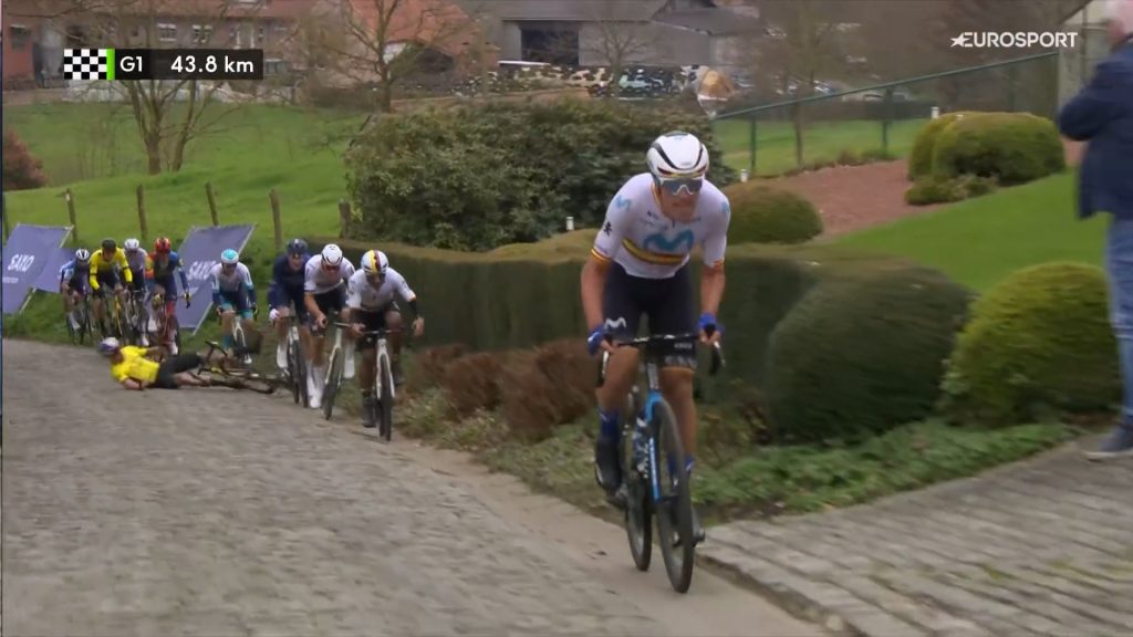 Wout van Aert chute sur l’E3 Saxo Classic