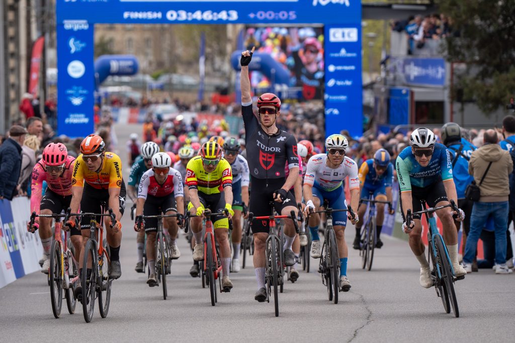 Alberto Dainese remporte la 3e &eacute;tape du R&eacute;gion Pays de la Loire Tour 2024