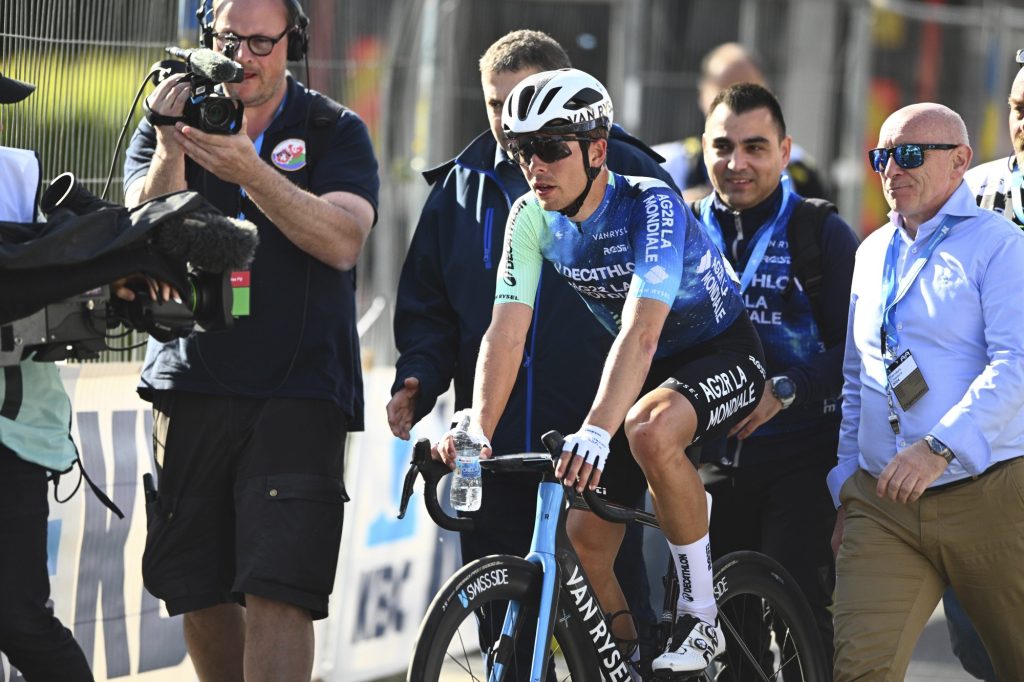 Beno&icirc;t Cosnefroy face &agrave; van der Poel : &laquo;&nbsp;Je me dis que c&rsquo;est possible&nbsp;&raquo;