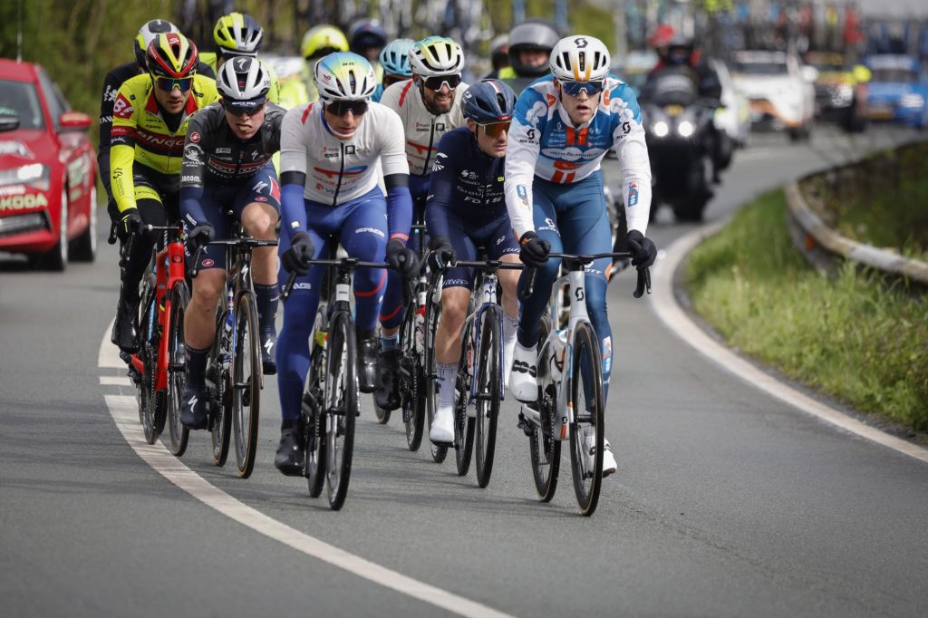 DIRECT : 9 coureurs &eacute;chapp&eacute;s sur Li&egrave;ge-Bastogne-Li&egrave;ge 2024