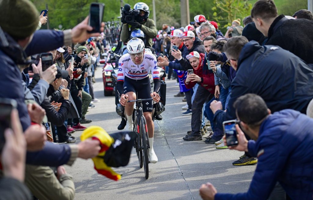 Les favoris du Giro 2024 : qui peut battre Tadej Pogacar ?