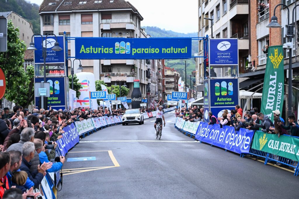 Isaac Del Toro domine la 1e &eacute;tape du Tour des Asturies 2024