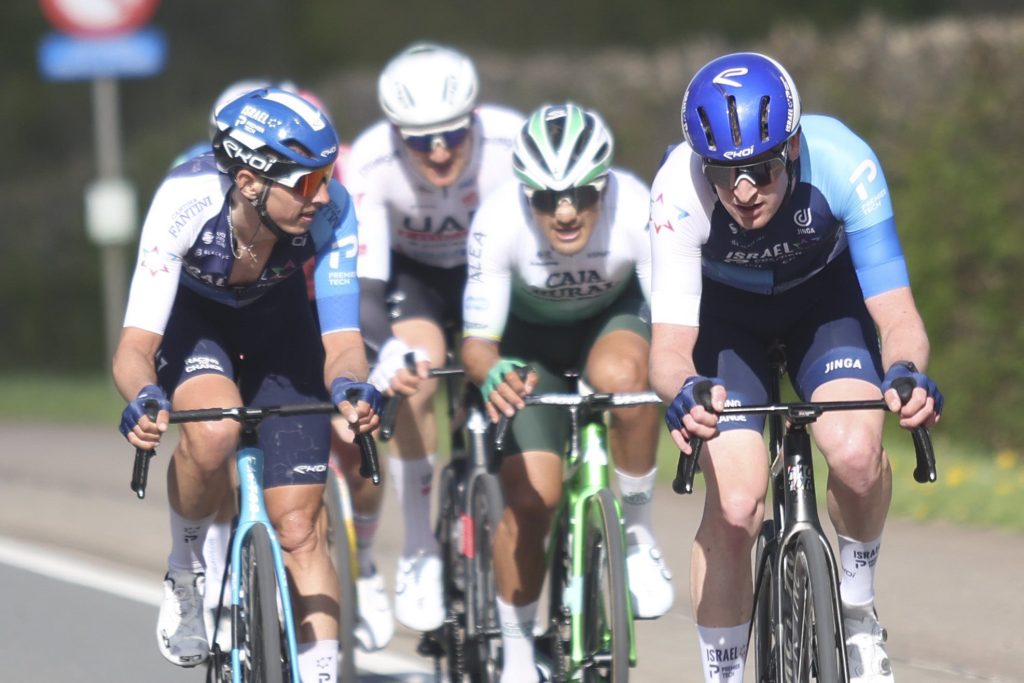 Joe Blackmore impressionne et signe son contrat pro