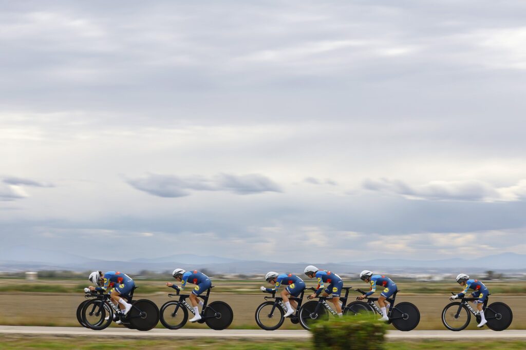 Lidl-Trek remporte le chrono malgr&eacute; une chute sur La Vuelta Femenina 2024