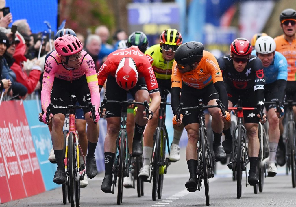Marijn van den Berg &agrave; la photofinish sur la 1e &eacute;tape du R&eacute;gion Pays de la Loire Tour 2024