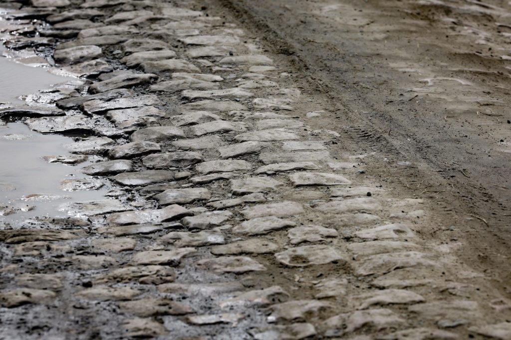 Des pav&eacute;s de Paris-Roubaix vol&eacute;s !