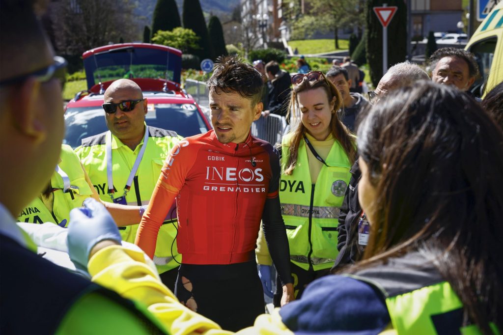 Tom Pidcock au d&eacute;part de Paris-Roubaix 2024