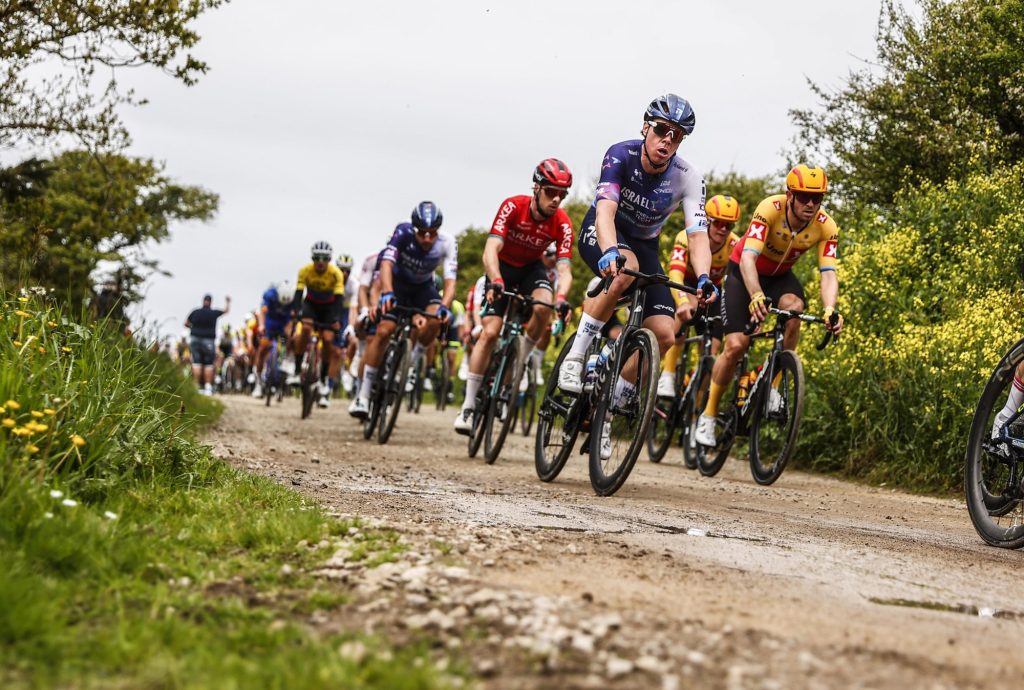 Les &eacute;quipes engag&eacute;es au d&eacute;part du Tro-Bro L&eacute;on 2024