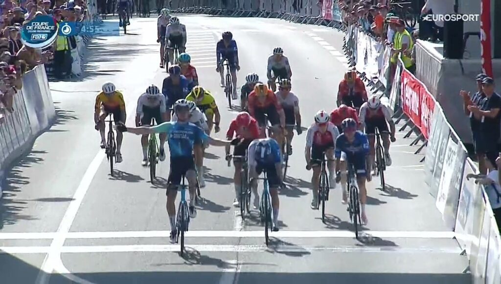 Beno&icirc;t Cosnefroy s&rsquo;impose sur le Tour du Finist&egrave;re 2024