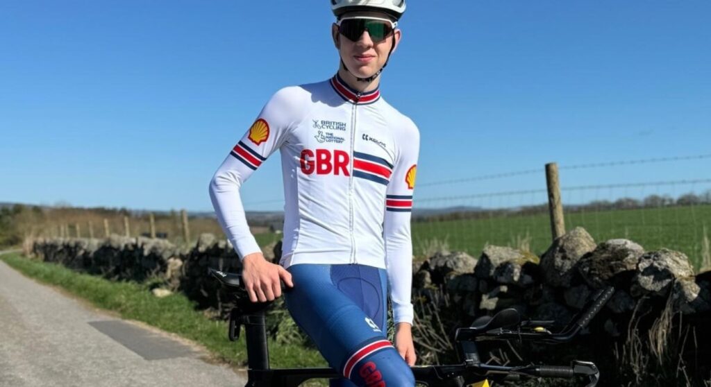 Un jeune talent britannique rejoint Visma-Lease a Bike Development