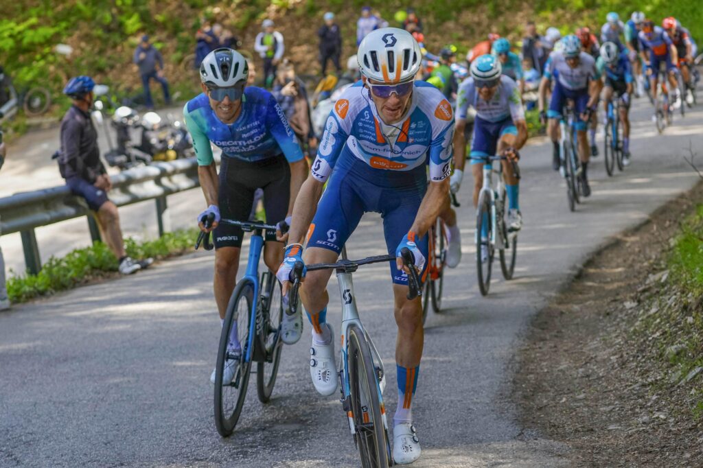 🔴 La 1e &eacute;tape du Giro 2024 en direct et en int&eacute;gralit&eacute; d&egrave;s 13h50