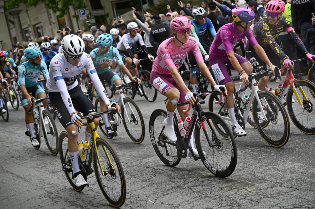 🔴 La 4e &eacute;tape du Giro 2024 en direct et en int&eacute;gralit&eacute; d&egrave;s 12h20