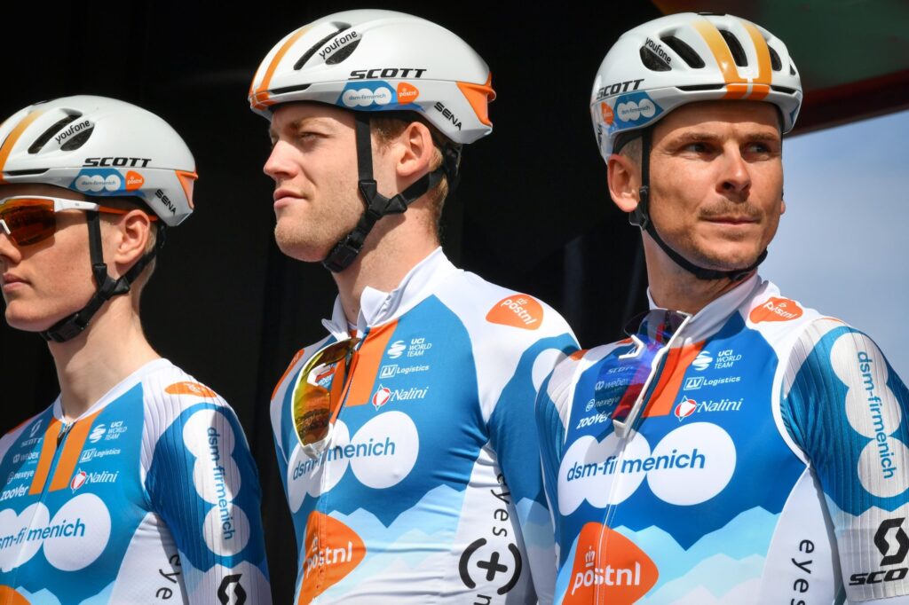 DSM-firmenich PostNL autour de Warren Barguil sur le Crit&eacute;rium du Dauphin&eacute; 2024