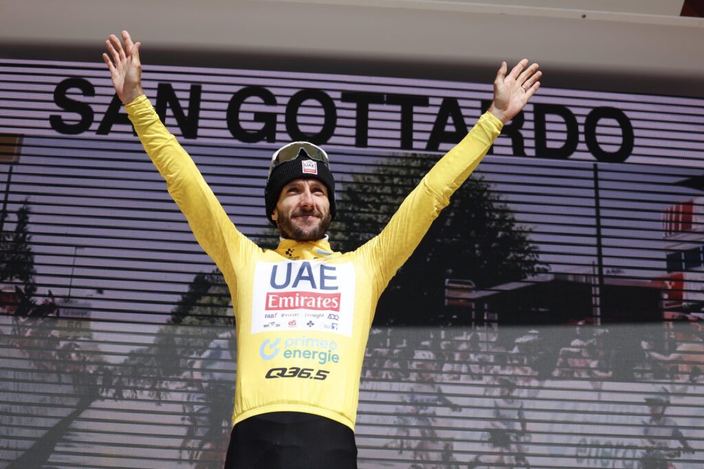 Adam Yates&nbsp;: &laquo; J&rsquo;ai attaqu&eacute; pour tester mes jambes et personne n&rsquo;a suivi&nbsp;&raquo;