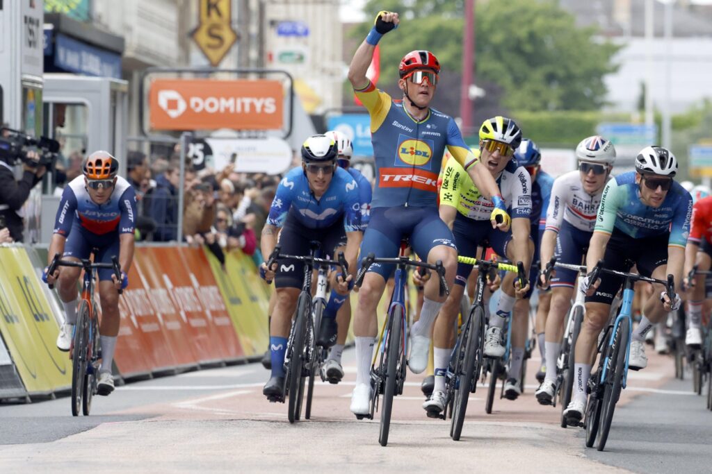 Mads Pedersen tout en puissance sur la 1e &eacute;tape du Crit&eacute;rium du Dauphin&eacute; 2024