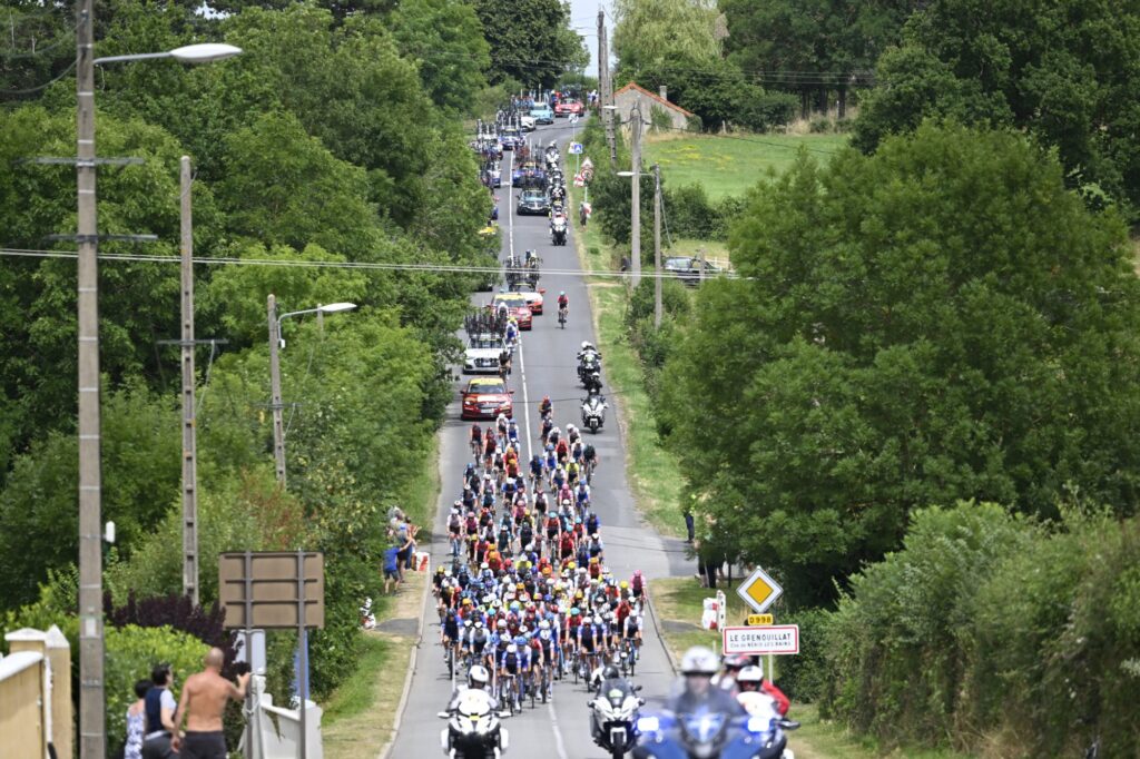 Cartons jaunes, restriction du port des oreillettes&hellip; l&rsquo;UCI annonce de nouvelles mesures