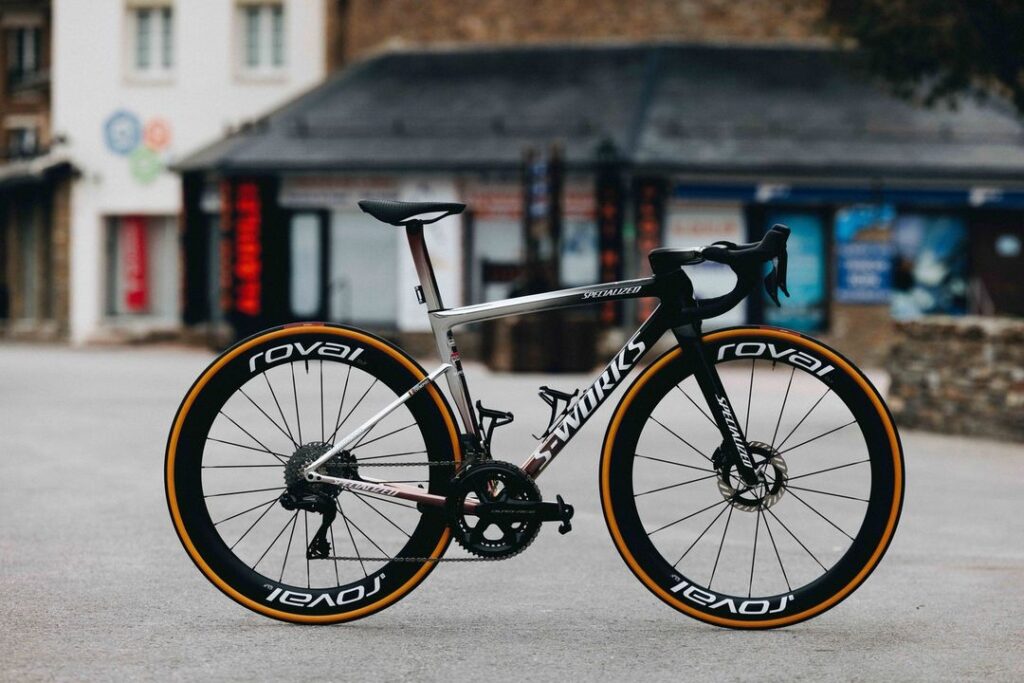 Un Specialized Tarmac SL8 personnalis&eacute; pour Remco Evenepoel
