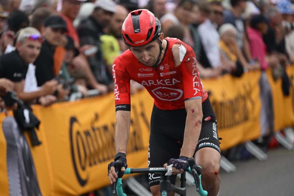 Double fracture pour Amaury Capiot apr&egrave;s sa chute sur la 13e &eacute;tape du Tour