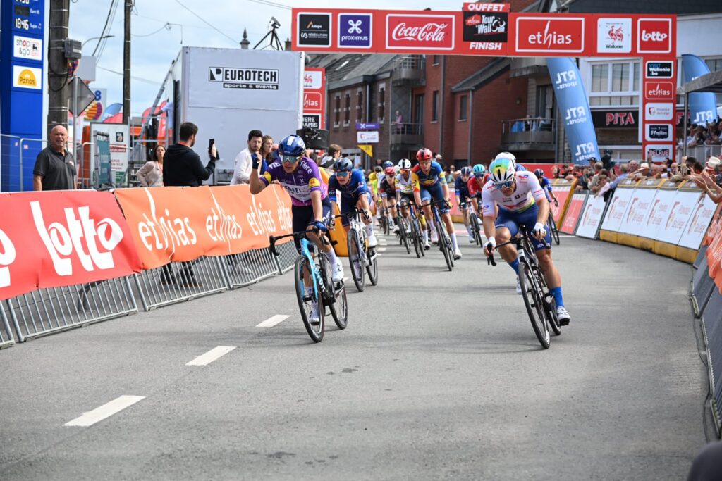 Corbin Strong en costaud sur la 2e &eacute;tape du Tour de Wallonie 2024