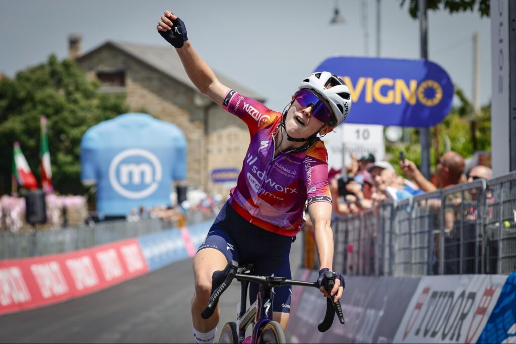 Niamh Fisher-Black s&rsquo;impose au sommet sur le Giro d&rsquo;Italia Women 2024