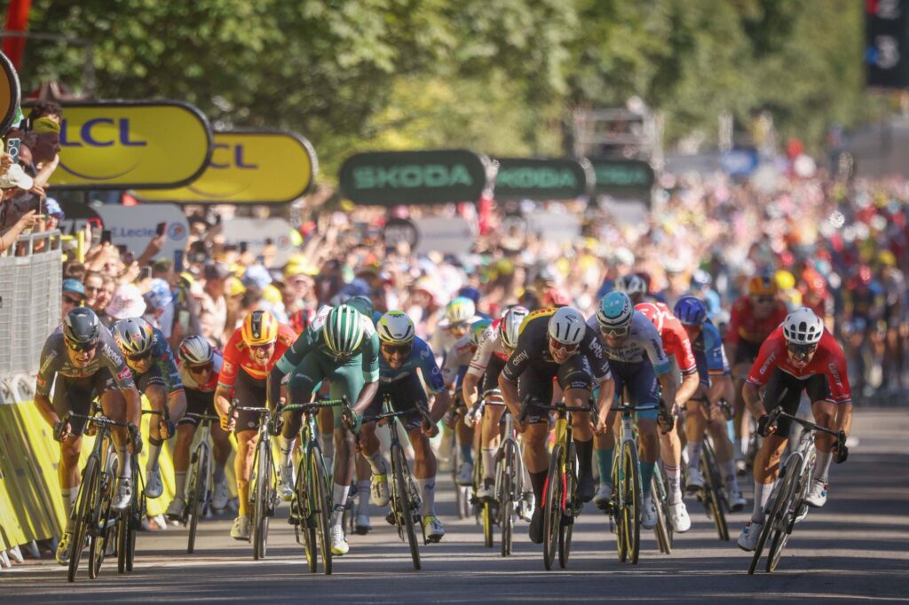 La 10e &eacute;tape du Tour de France 2024 en d&eacute;tails : profil, favoris, direct