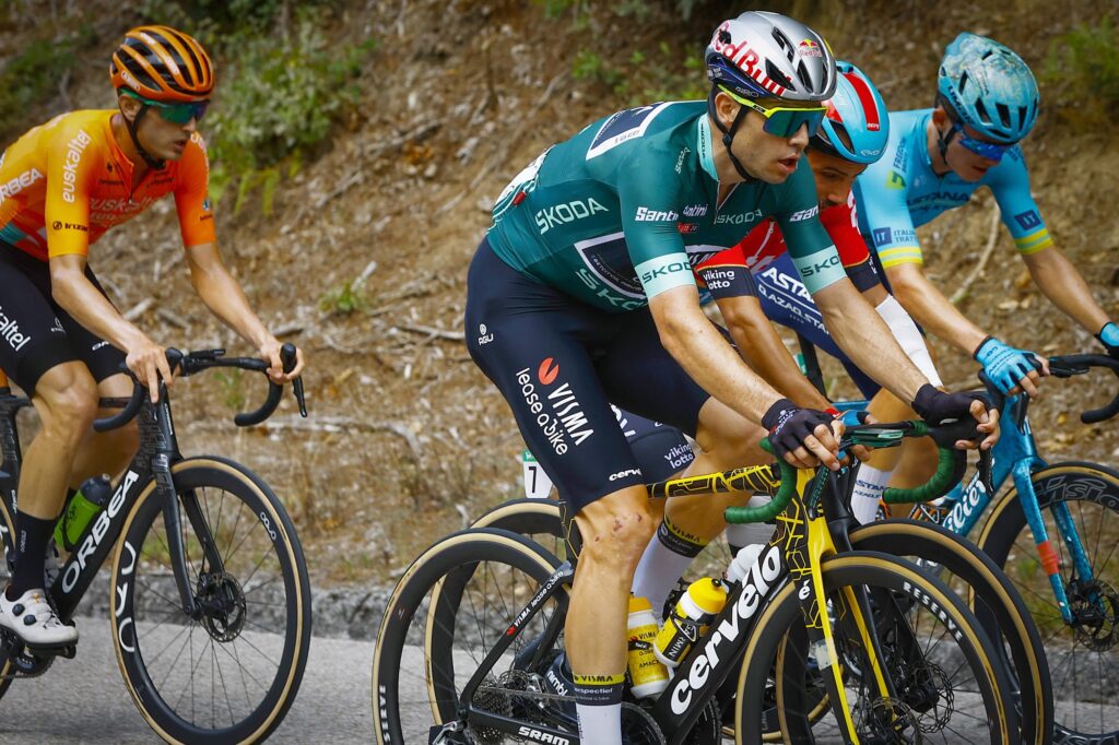 DIRECT : 23 coureurs &eacute;chapp&eacute;s sur la 13e &eacute;tape de La Vuelta 2024