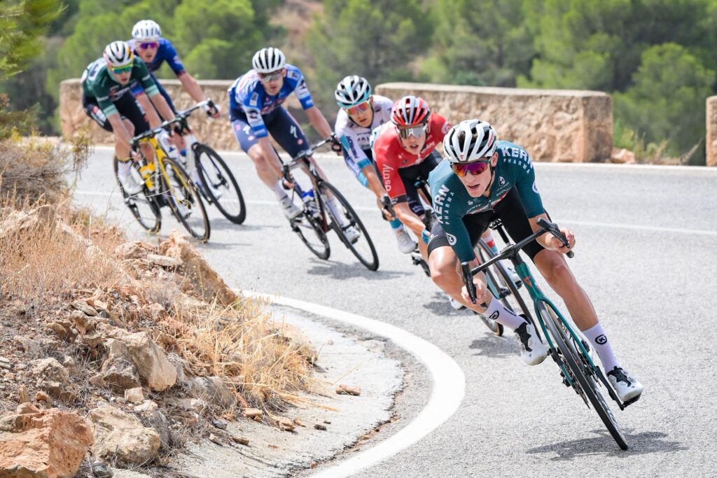 DIRECT : 26 coureurs &eacute;chapp&eacute;s sur la 9e &eacute;tape de La Vuelta 2024