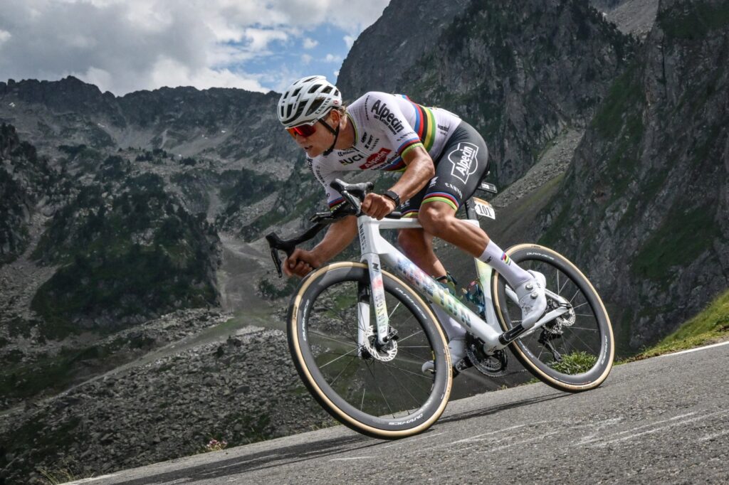 Mathieu van der Poel au d&eacute;part du Tour de Luxembourg 2024
