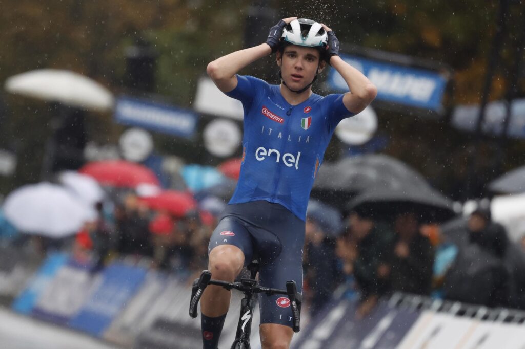 Le num&eacute;ro de Lorenzo Finn, sacr&eacute; Champion du Monde 2024 chez les Juniors