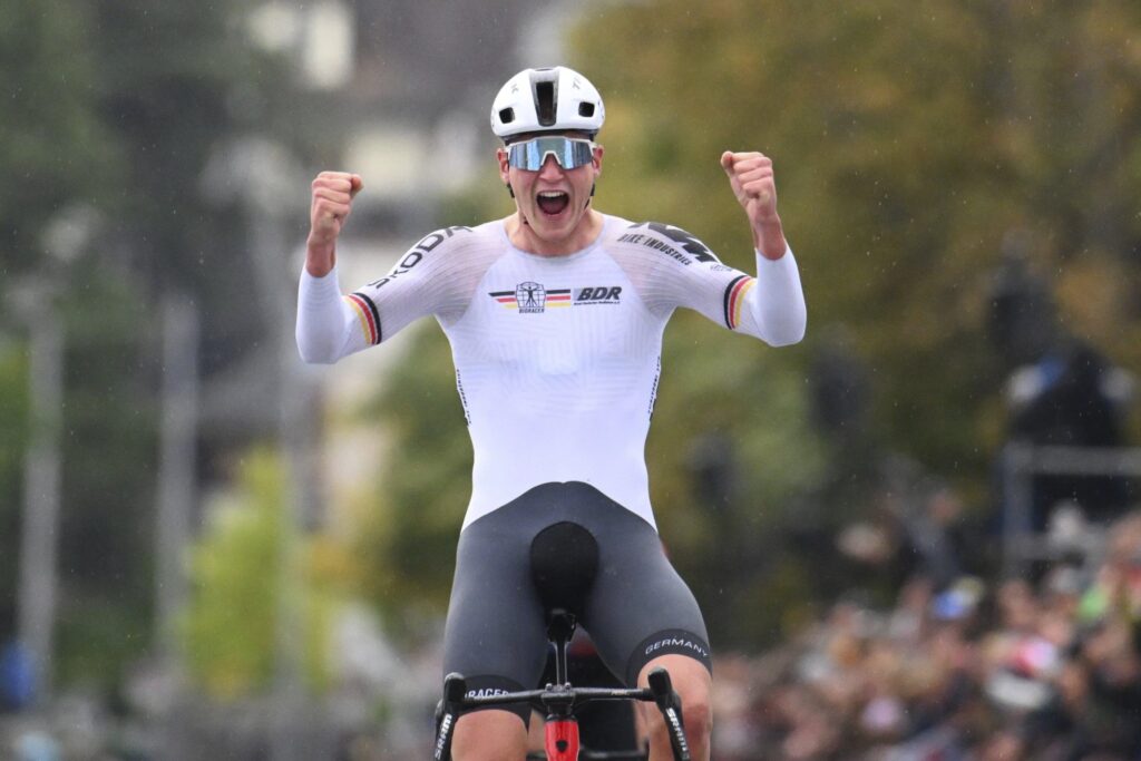 Niklas Behrens, le Champion du Monde U23, signe chez Visma-Lease a Bike