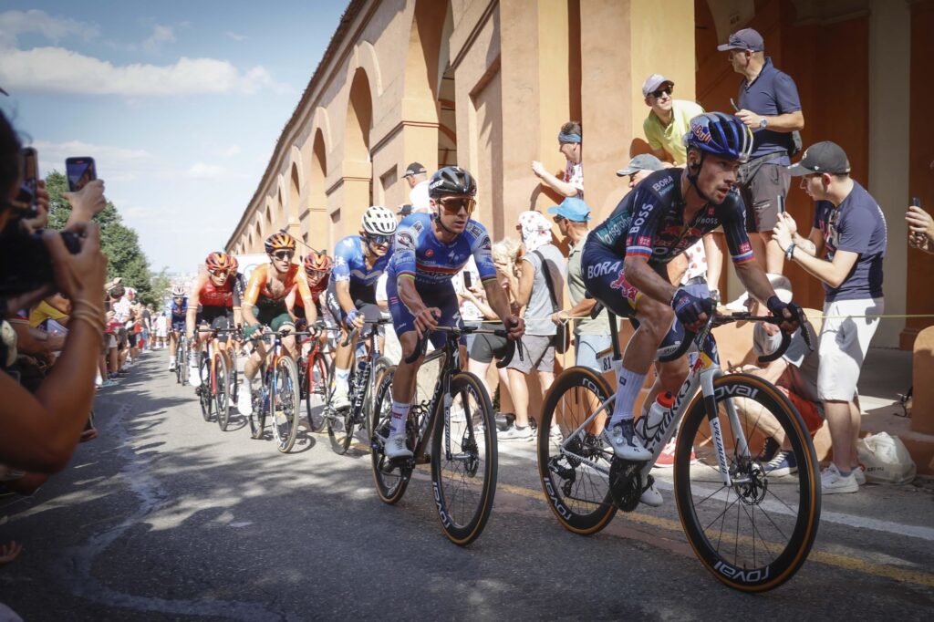Comment regarder le Tour d&rsquo;Emilie 2024 en direct ?