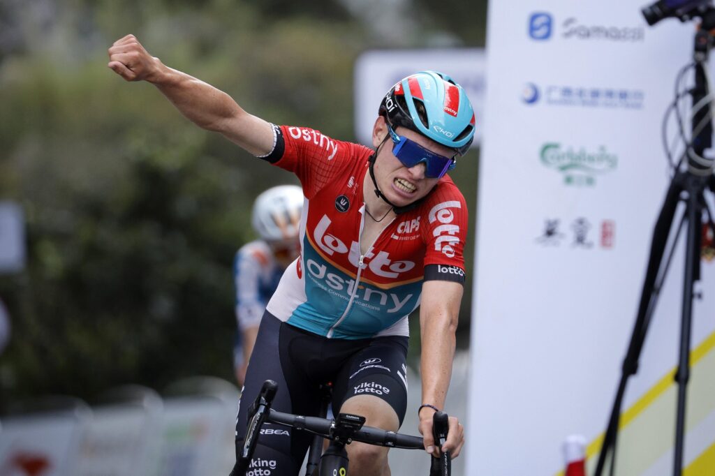 Lennert Van Eetvelt au sommet sur la 5e &eacute;tape du Tour du Guangxi 2024