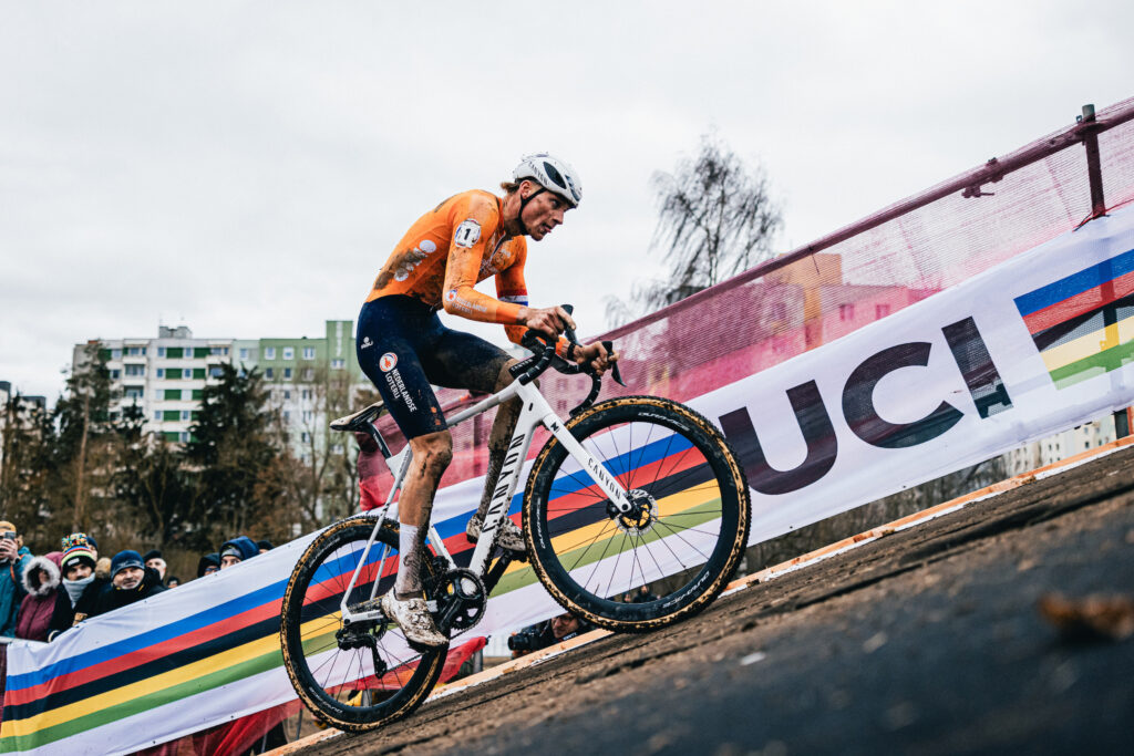 Comment regarder les Mondiaux 2025 de cyclo-cross &agrave; Li&eacute;vin &agrave; la TV ? Cha&icirc;nes et horaires