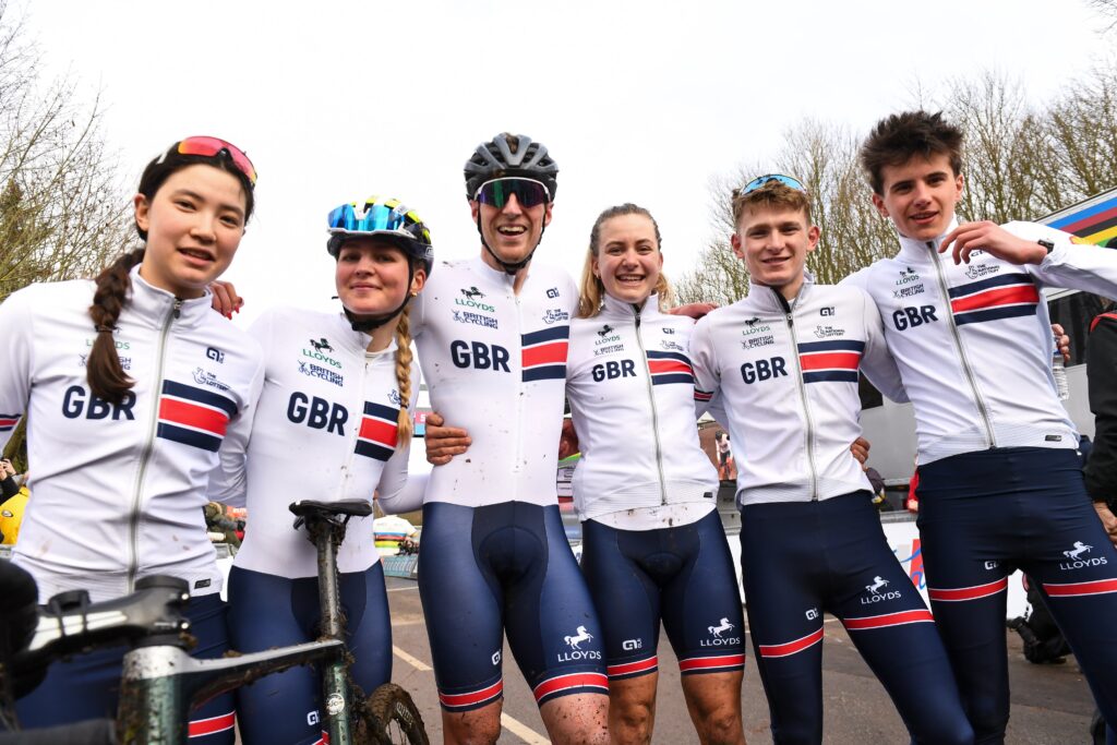 La Grande-Bretagne championne du monde 2025 de cyclo-cross en relais mixte &agrave; Li&eacute;vin