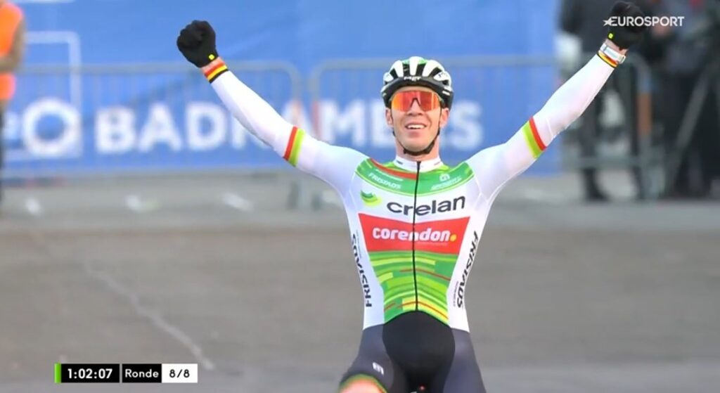 Laurens Sweeck le plus fort dans le sable de Koksijde