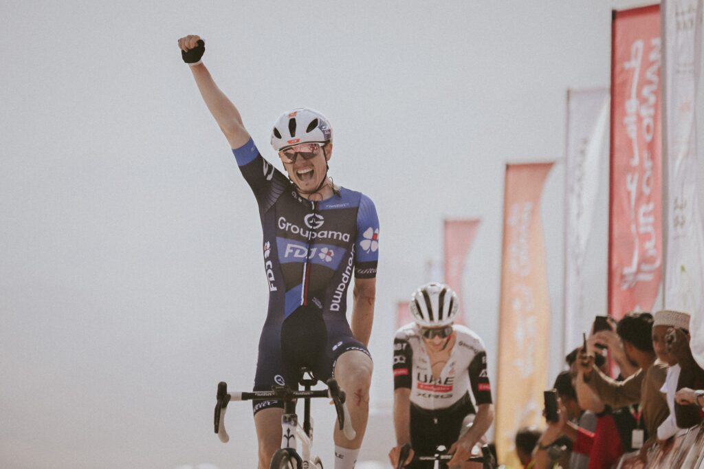 David Gaudu s&rsquo;impose au sommet de la 3e &eacute;tape du Tour d&rsquo;Oman 2025