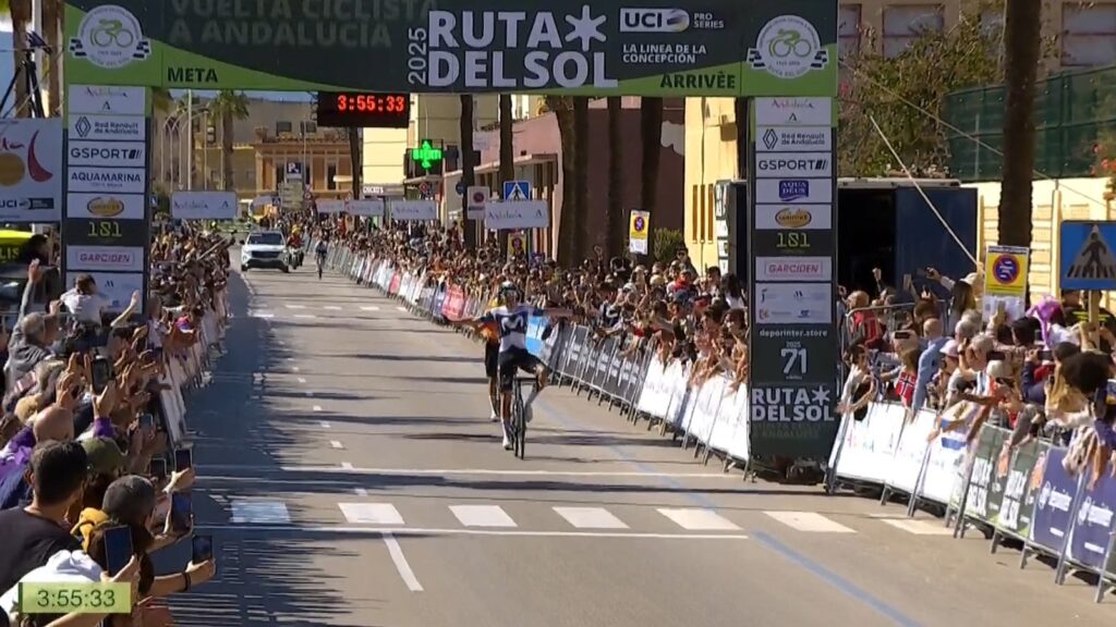 Jon Barrenetxea triomphe en &eacute;chapp&eacute;e sur la 5e &eacute;tape du Tour d&rsquo;Andalousie 2025