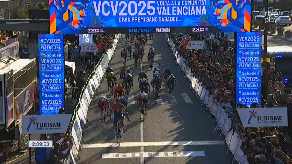 Jonathan Milan la 5e &eacute;tape, Santiago Buitrago le g&eacute;n&eacute;ral du Tour de Valence 2025