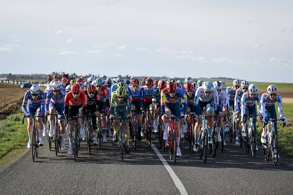 Paris-Nice 2025 d&eacute;voile la derni&egrave;re &eacute;quipe : une invitation inattendue