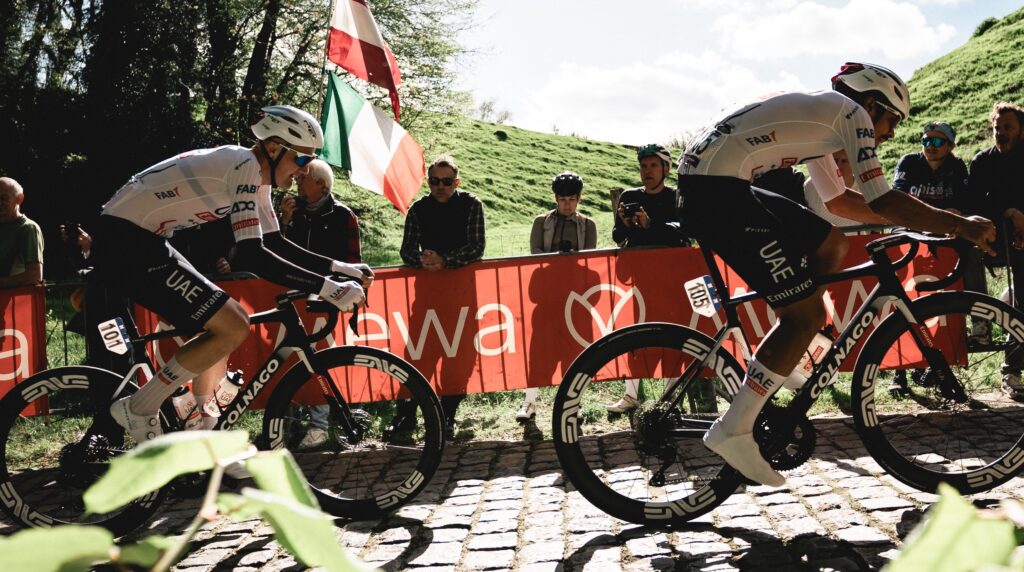 Les &eacute;quipes au d&eacute;part de la Fl&egrave;che Braban&ccedil;onne 2025