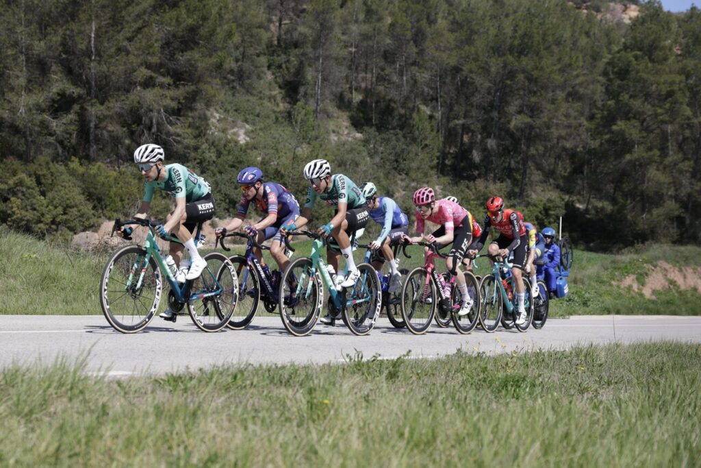 DIRECT : 12 hommes en t&ecirc;te de la 4e &eacute;tape du Tour de Catalogne 2025, dont 2 Fran&ccedil;ais