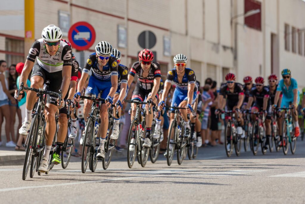 Comment suivre le cyclisme fran&ccedil;ais : guide complet sur la couverture m&eacute;diatique, la communaut&eacute; et les paris en ligne