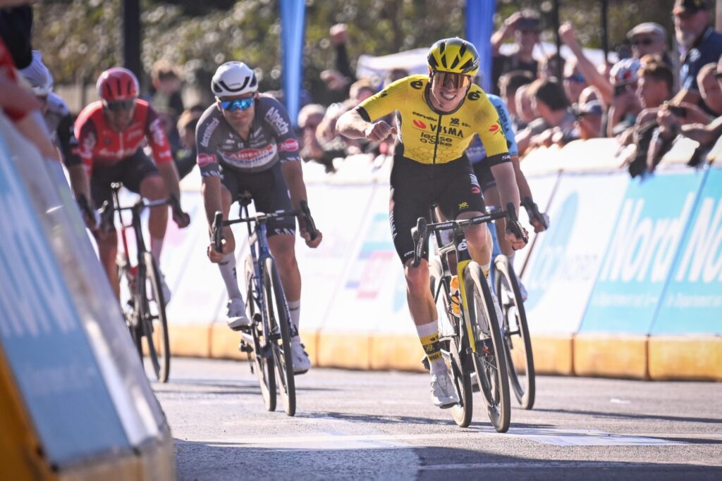 Matthew Brennan dompte les pav&eacute;s sur le Grand Prix de Denain 2025