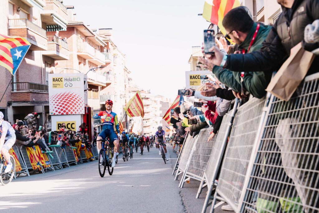 Quinn Simmons dompte le vent sur la 6e &eacute;tape du Tour de Catalogne 2025