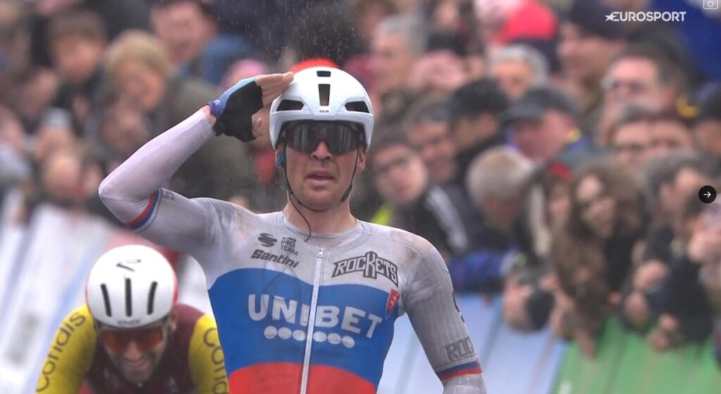 Lukas Kubis devant Benjamin Thomas sur le Cholet Agglo Tour 2025