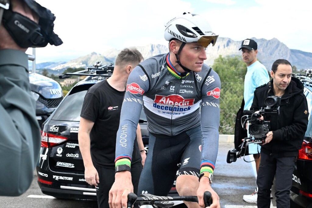 Mathieu van der Poel au Samyn 2025 : &laquo;&nbsp;Si la d&eacute;mangeaison devient trop forte, il faut juste courir !&nbsp;&raquo;