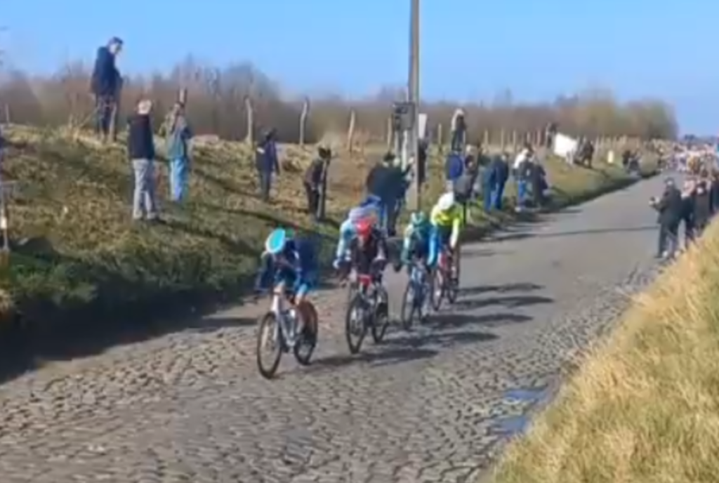 DIRECT : 7 hommes &agrave; l&rsquo;avant sur Kuurne-Bruxelles-Kuurne 2025