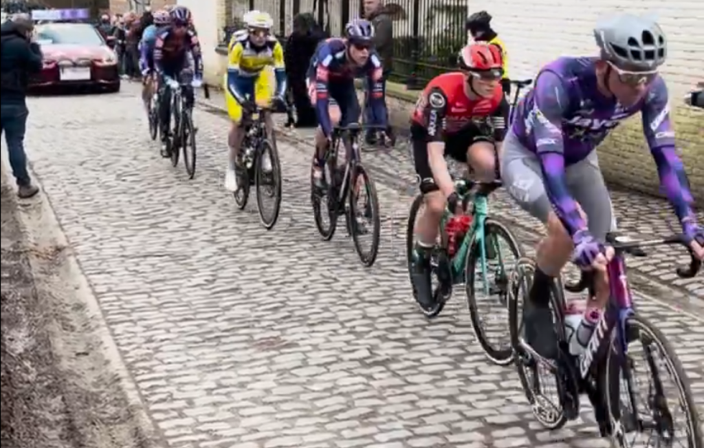 DIRECT : 7 hommes en t&ecirc;te du Omloop Het Nieuwsblad 2025