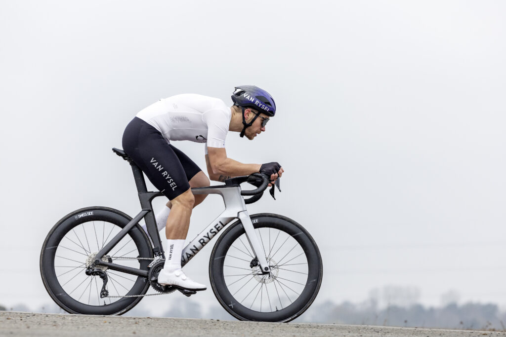 Van Rysel RCR-F : L&rsquo;a&eacute;rodynamisme du WorldTour d&eacute;sormais accessible &agrave; tous