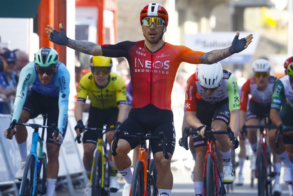 Caleb Ewan impose sa pointe de vitesse sur la 2e &eacute;tape du Tour du Pays basque 2025